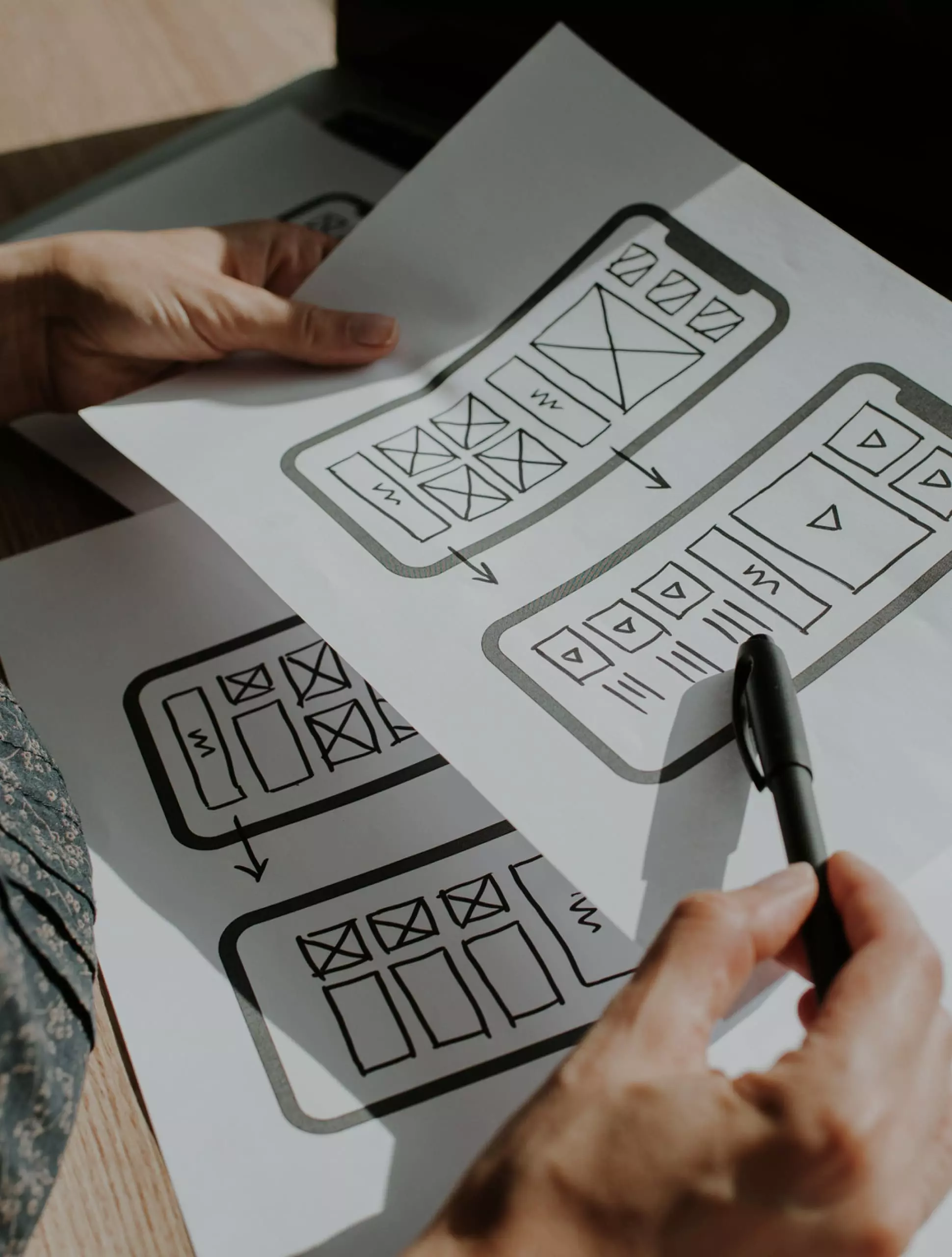media de fond pour expertise landing page